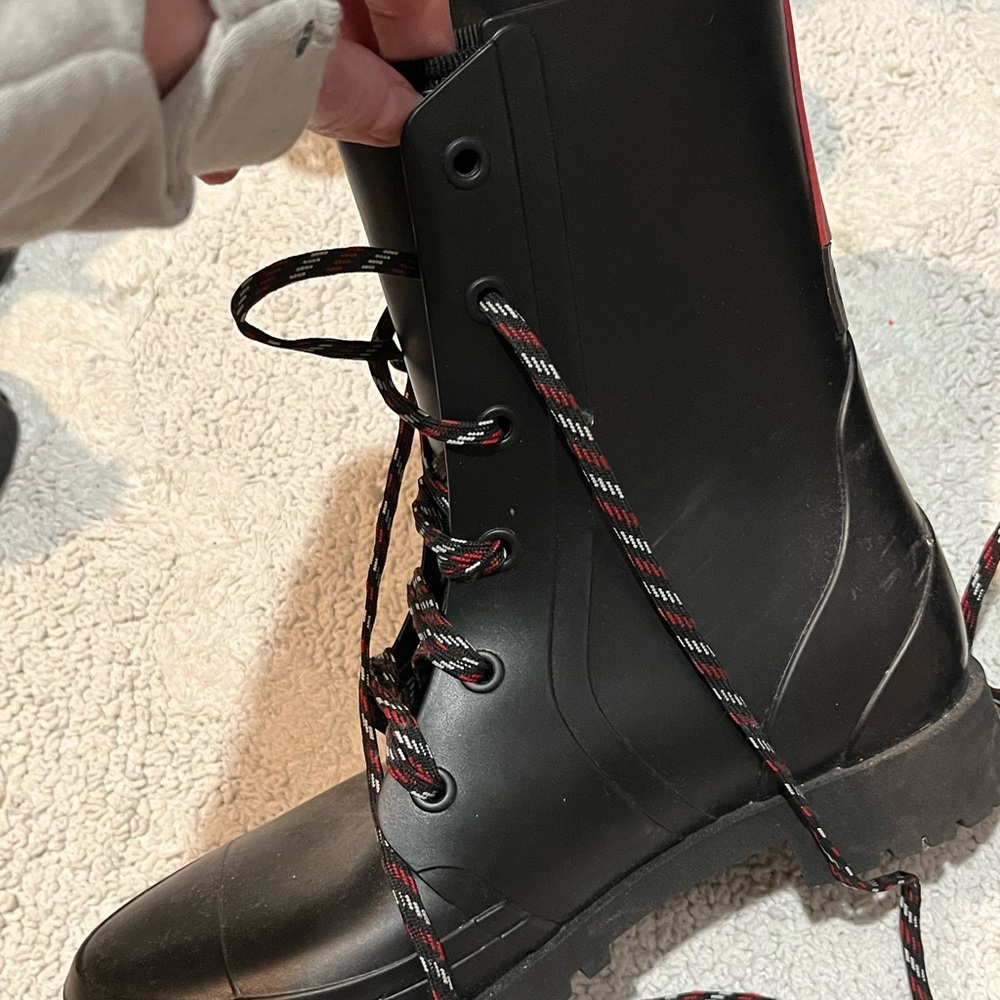 BERNARDO BLACK RAIN/SNOW BOOTS!! REALLY COMFY AND COZY😍 VERY WARM! SIZE 9 - Picture 6 of 8